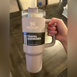 Stanley 40oz abalone NWT